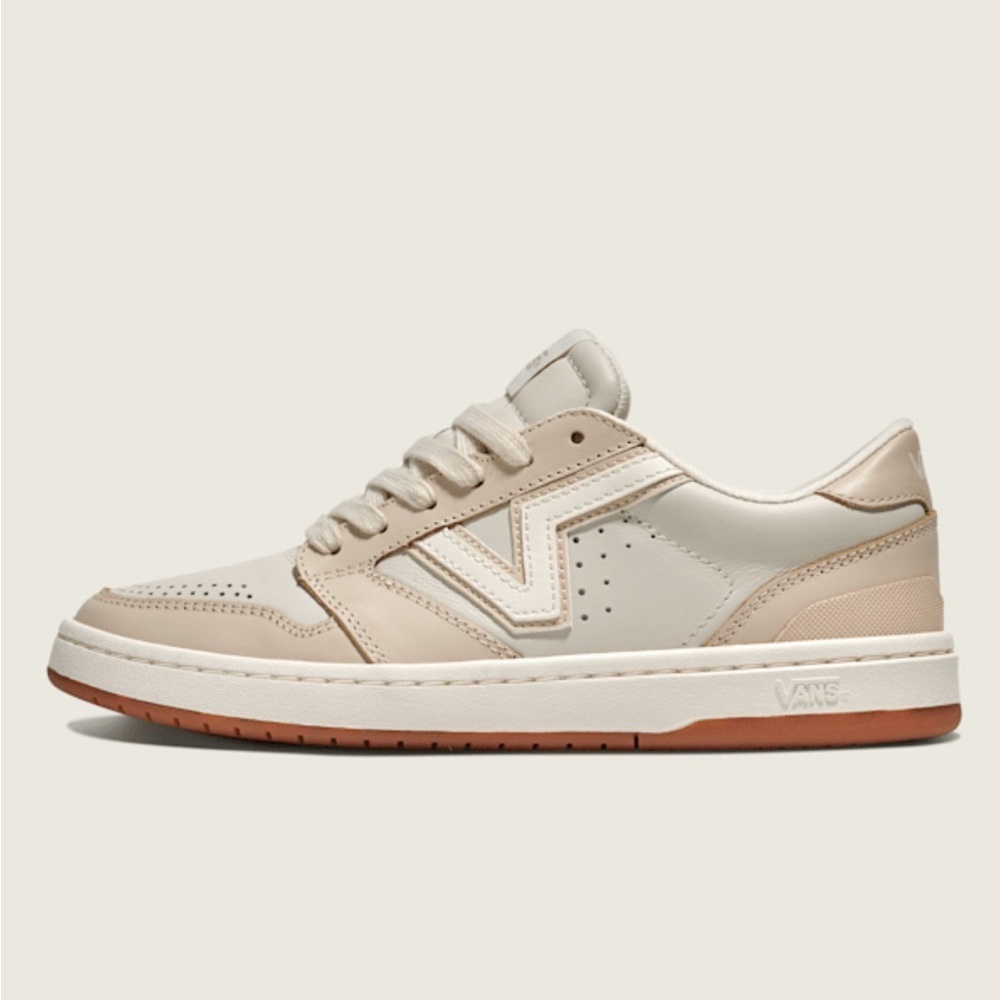 VANS Lowland 2.0 Shoe in Marshmallow, Women’s 8 NEW